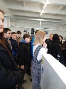 672170243 2043843709886864 168715609184492667 N